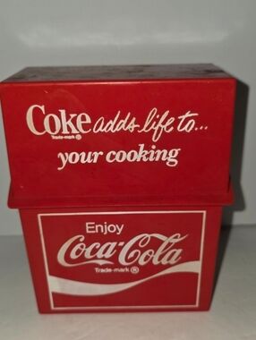 Coke Coca-Cola Recipes  Plastic File Box With 60 Recipe Cards & 20 Extra 1978